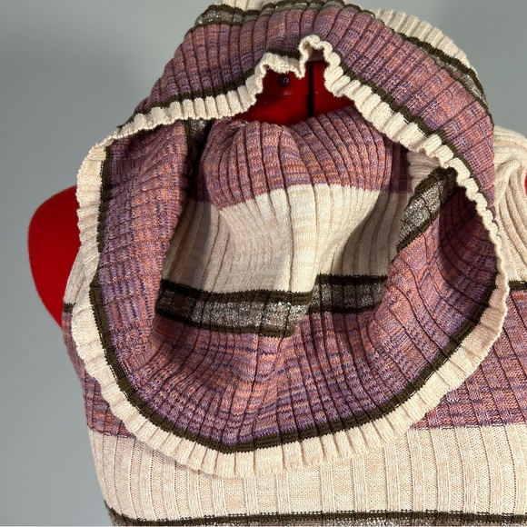 Ribbed Knit Sleeveless Top - XS - Picture 6 of 11